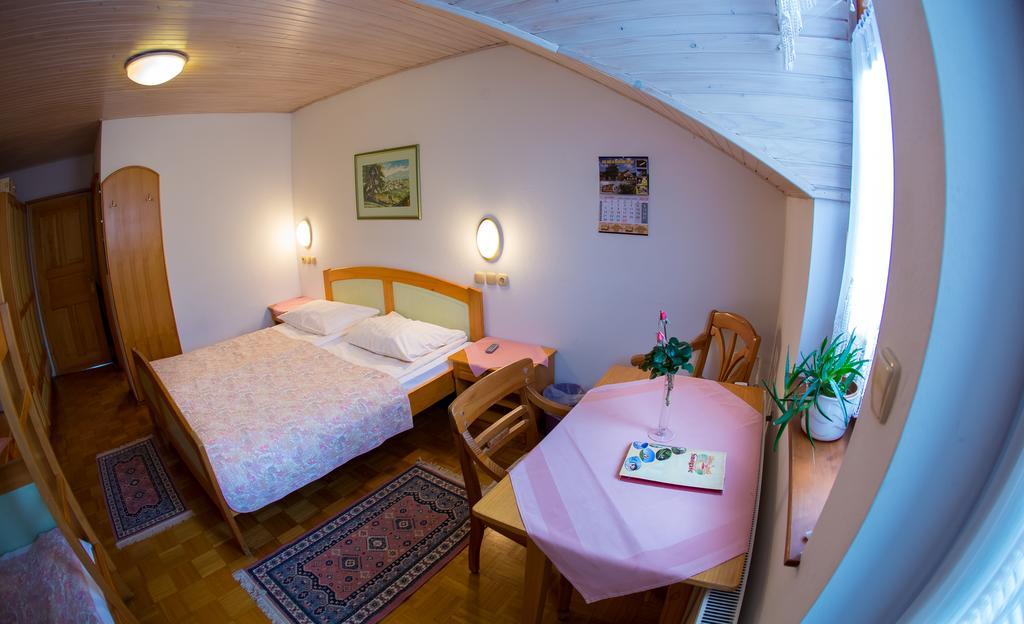 Guesthouse Smogavc 즈코르녜즈레쎄 외부 사진